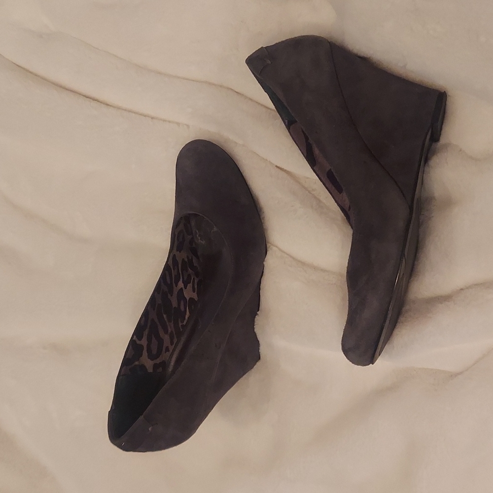 Nine West gray suede wedges size 9.5